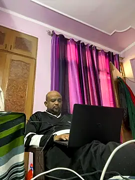 Dick 6inches online show from 29, 11, 2025