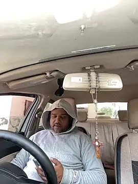 Dick 6inches online show from 27, 11, 2025