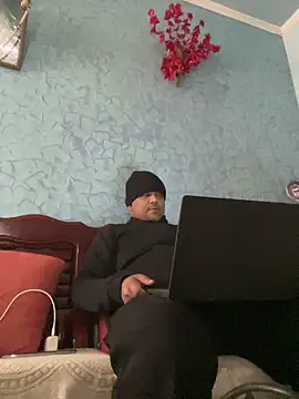 Dick 6inches online show from 20, 12, 2025