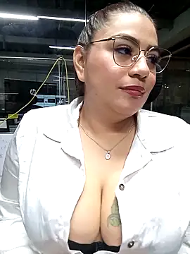 Snapshot of silvia_lane chatting on 7, 3, 2025 silvia lane online show from 7, 3, 2025