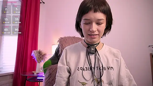 VivianLy  online show from 28, 2, 2026