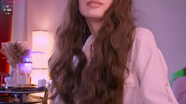 Snapshot of VivianLy_ chatting on 11, 6, 2026 VivianLy online show from 11, 6, 2026