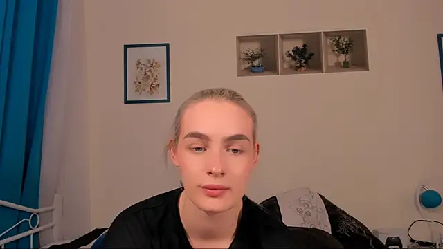 Snapshot of OliviaKisss chatting on 18, 4, 2026 OliviaKisss online show from 18, 4, 2026