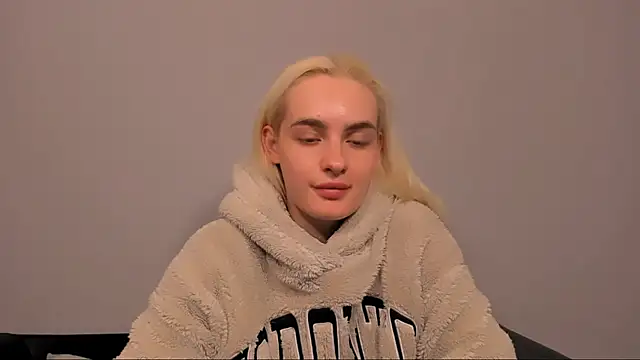 Snapshot of OliviaKisss chatting on 26, 3, 2026 OliviaKisss online show from 26, 3, 2026