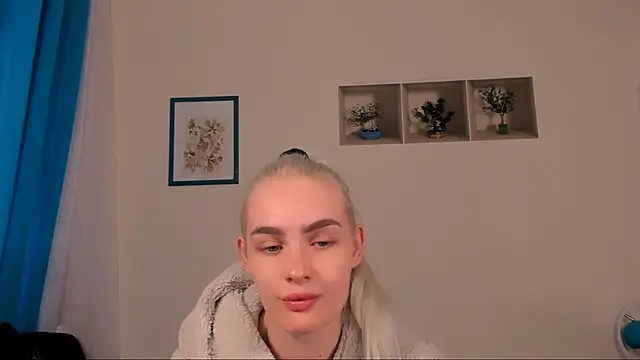 Snapshot of OliviaKisss chatting on 25, 4, 2026 OliviaKisss online show from 25, 4, 2026