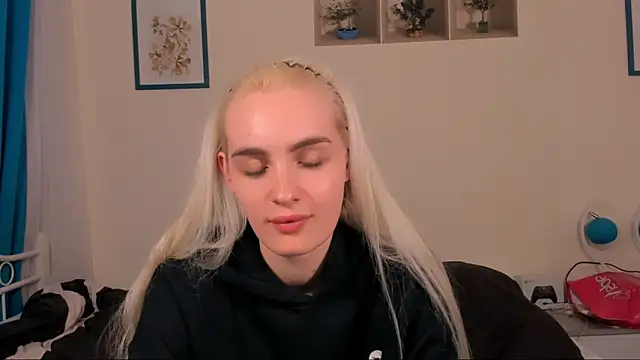 Snapshot of OliviaKisss chatting on 20, 4, 2026 OliviaKisss online show from 20, 4, 2026