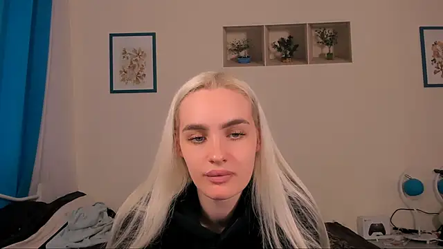Snapshot of OliviaKisss chatting on 13, 5, 2026 OliviaKisss online show from 13, 5, 2026