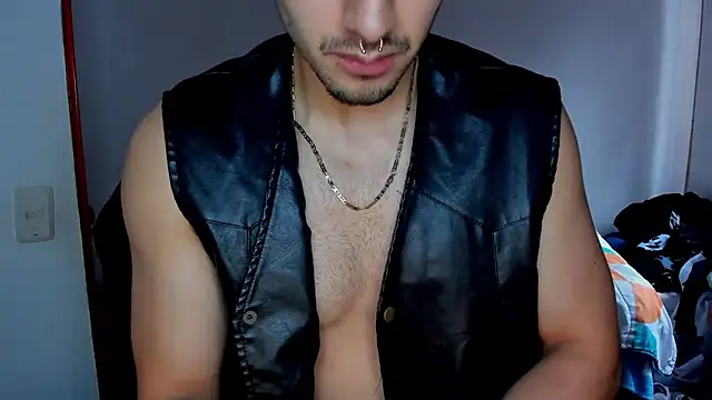 Snapshot of Tommy_Bred chatting on 8, 7, 2026 Tommy Bred online show from 8, 7, 2026