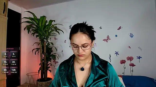 Snapshot of VICTORIABLACK_@xh chatting on 6, 5, 2026 VICTORIABLACK xh online show from 6, 5, 2026
