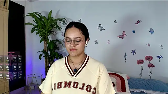 Snapshot of VICTORIABLACK_@xh chatting on 17, 5, 2026 VICTORIABLACK xh online show from 17, 5, 2026