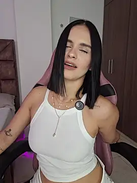 Snapshot of heyshaa chatting on 15, 7, 2026 heyshaa online show from 15, 7, 2026