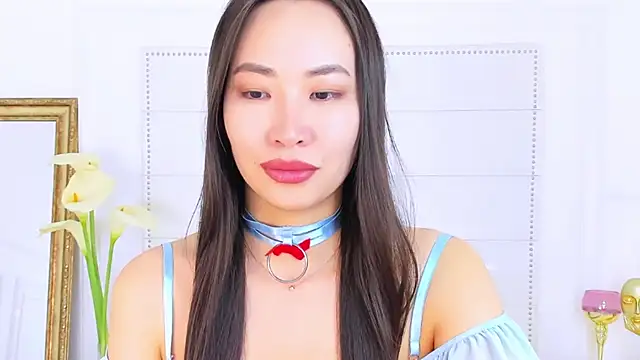 NaomiYuu online show from 3, 3, 2025