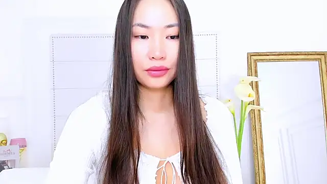 NaomiYuu online show from 11, 3, 2025