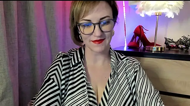 feliziaDesire online show from 3, 10, 2025