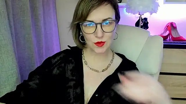 feliziaDesire online show from 24, 11, 2025