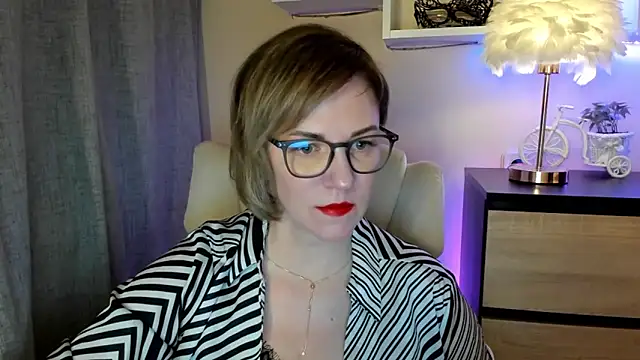 feliziaDesire online show from 30, 10, 2025