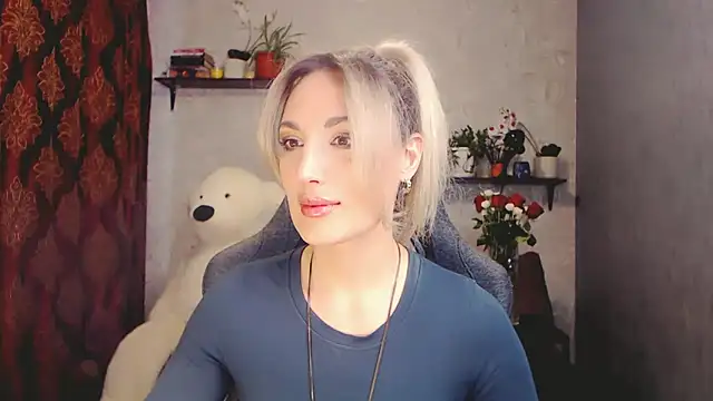 Snapshot of MillaXQueen chatting on 10, 3, 2025 MillaXQueen online show from 10, 3, 2025