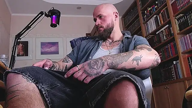 Snapshot of FindomJason chatting on 11, 7, 2026 FindomJason online show from 11, 7, 2026