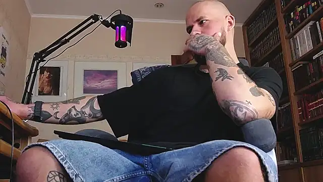 Snapshot of FindomJason chatting on 12, 7, 2026 FindomJason online show from 12, 7, 2026
