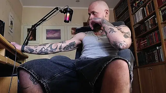 Snapshot of FindomJason chatting on 19, 6, 2026 FindomJason online show from 19, 6, 2026
