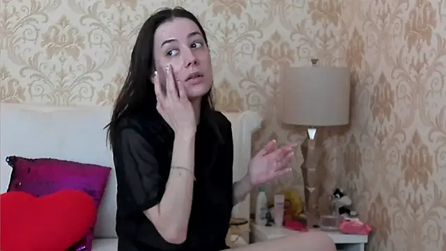 JuliaHunts online show from 9, 1, 2026