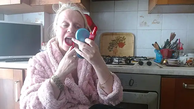 Snapshot of martachatte chatting on 13, 6, 2026 martachatte online show from 13, 6, 2026