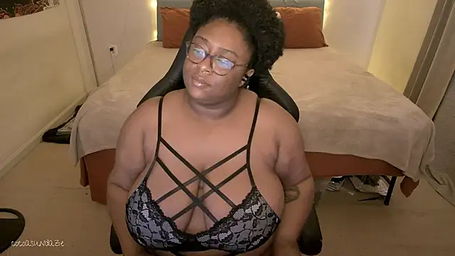 Snapshot of cocoasundaze chatting on 18, 12, 2024 cocoasundaze online show from 18, 12, 2024