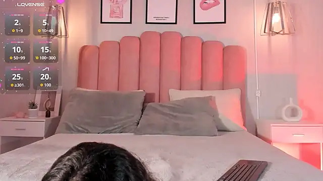 Ashleyy piink online show from 15, 4, 2026