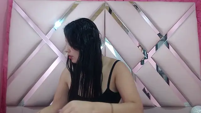 nathaly low1 online show from 5, 12, 2025