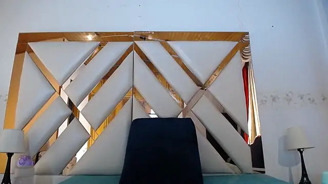 nathaly low1 online show from 5, 3, 2026