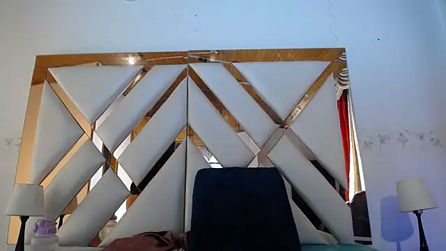 nathaly low1 online show from 4, 3, 2026