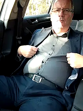 Snapshot of stiffandlubed@xh chatting on 1, 10, 2025 stiffandlubedxh online show from 1, 10, 2025