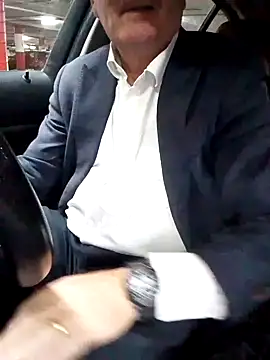 stiffandlubedxh online show from 3, 3, 2026