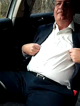 Snapshot of stiffandlubed@xh chatting on 22, 9, 2025 stiffandlubedxh online show from 22, 9, 2025