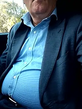 Snapshot of stiffandlubed@xh chatting on 8, 10, 2025 stiffandlubedxh online show from 8, 10, 2025