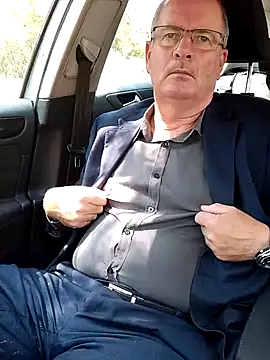 Snapshot of stiffandlubed@xh chatting on 4, 3, 2025 stiffandlubedxh online show from 4, 3, 2025