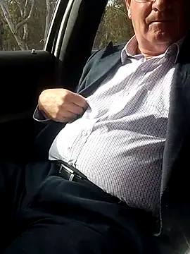 Snapshot of stiffandlubed@xh chatting on 26, 11, 2025 stiffandlubedxh online show from 26, 11, 2025