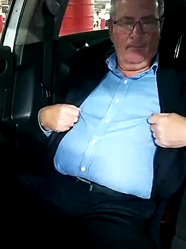 Snapshot of stiffandlubed@xh chatting on 15, 9, 2025 stiffandlubedxh online show from 15, 9, 2025