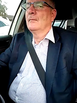 Snapshot of stiffandlubed@xh chatting on 4, 3, 2025 stiffandlubedxh online show from 4, 3, 2025