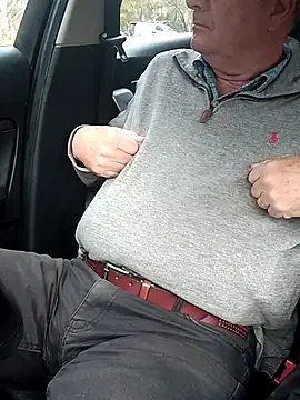 Snapshot of stiffandlubed@xh chatting on 23, 10, 2025 stiffandlubedxh online show from 23, 10, 2025