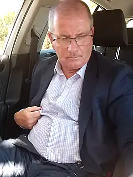 Snapshot of stiffandlubed@xh chatting on 5, 3, 2025 stiffandlubedxh online show from 5, 3, 2025