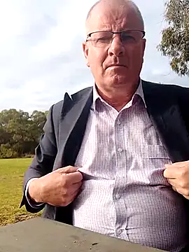 Snapshot of stiffandlubed@xh chatting on 13, 10, 2025 stiffandlubedxh online show from 13, 10, 2025