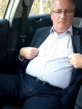 Snapshot of stiffandlubed@xh chatting on 9, 9, 2025 stiffandlubedxh online show from 9, 9, 2025