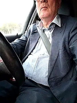 stiffandlubedxh online show from 13, 4, 2026