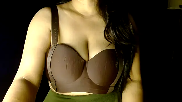 Snapshot of janifer001 chatting on 23, 3, 2026 janifer001 online show from 23, 3, 2026