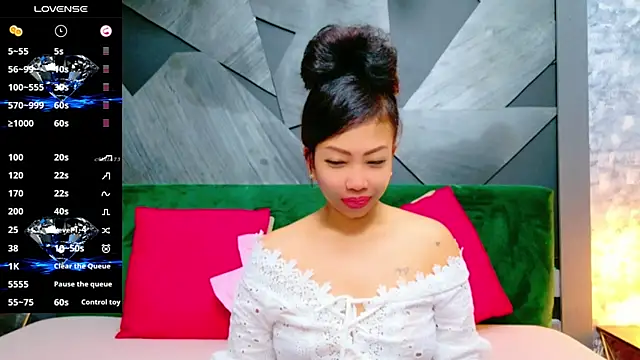 ElyaQuinn online show from 8, 3, 2025