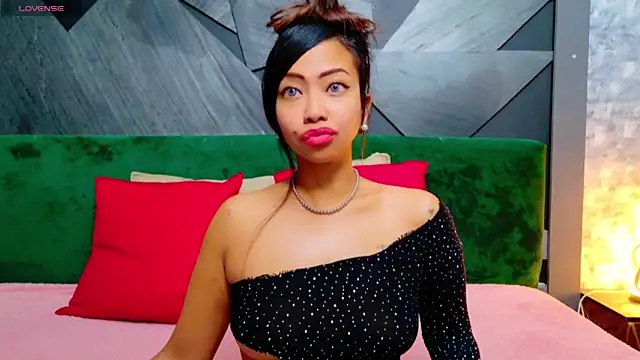 ElyaQuinn online show from 8, 10, 2025