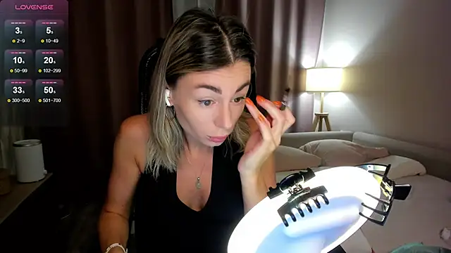 Snapshot of DannaEvan chatting on 28, 11, 2025 DannaEvan online show from 28, 11, 2025