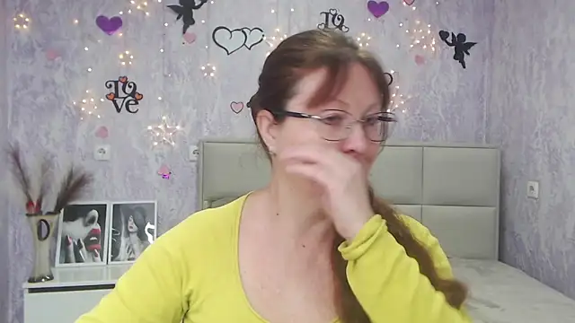 VanessaHotts online show from 10, 3, 2025