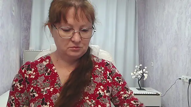 VanessaHotts online show from 25, 5, 2026